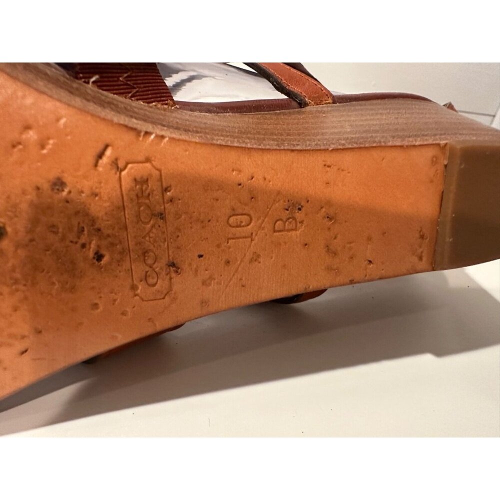 Coach Tan Sandals with Gold Details - Picture 3 of 7